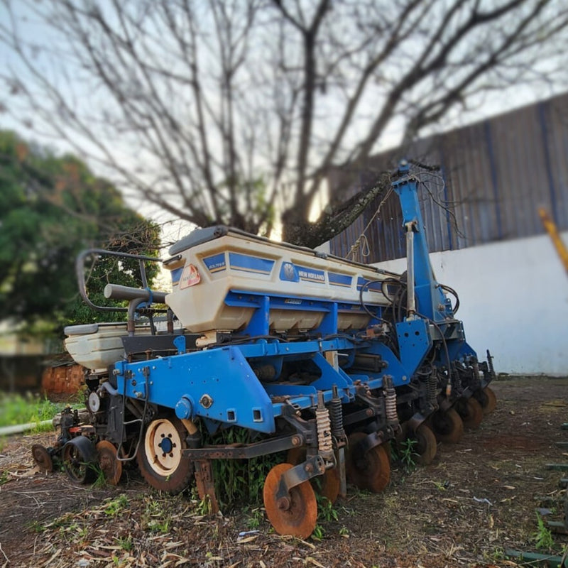 Plantadeira semeato new holland  11/45